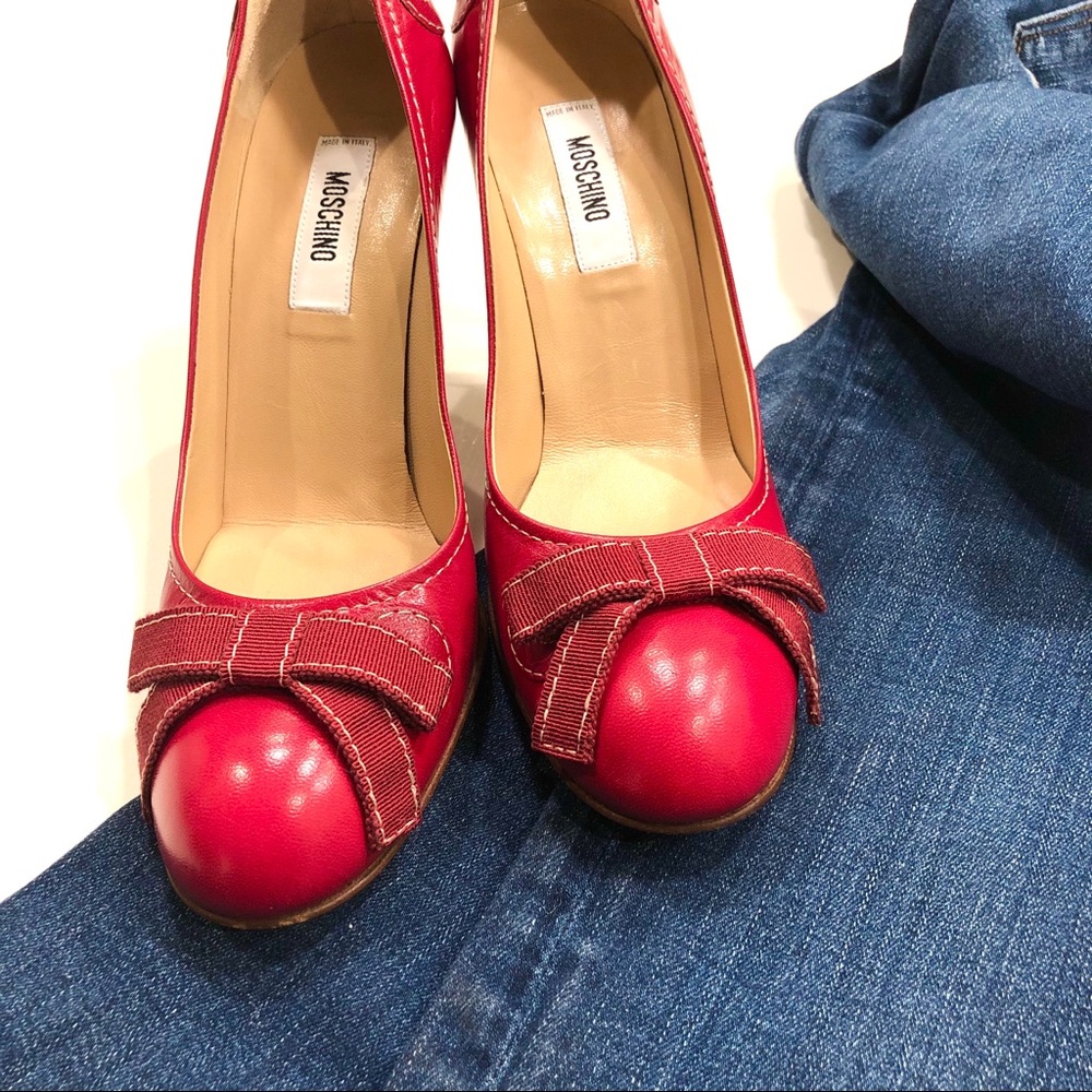 Red Moschino Pump